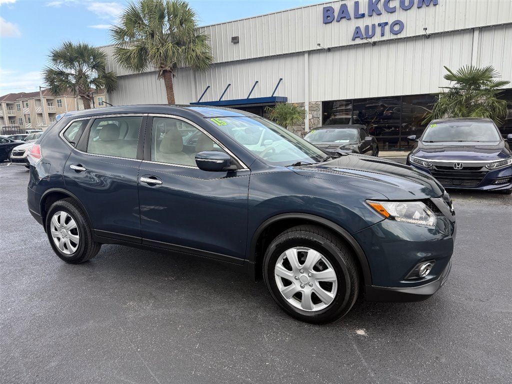 Used 2015 Nissan Rogue S image 2