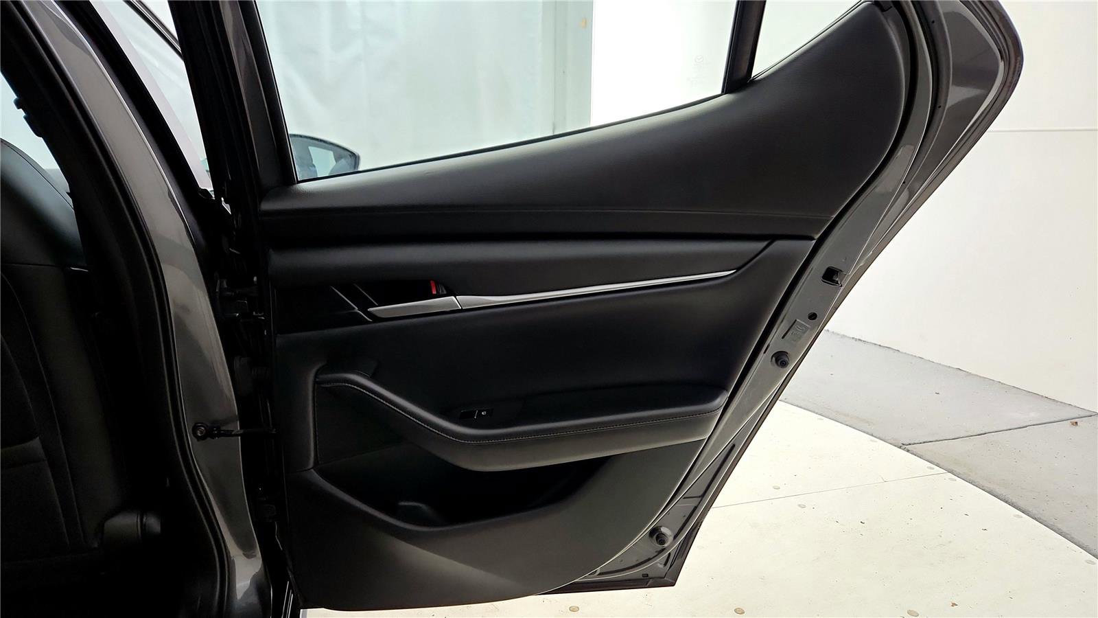 Used 2021 MAZDA MAZDA3 s image 16