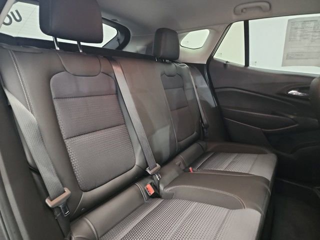 Used 2024 Chevrolet Trax LT image 35