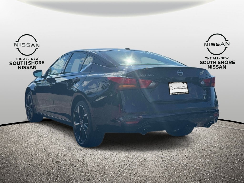 Used 2024 Nissan Altima 2.5 SR AWD/4WD image 7