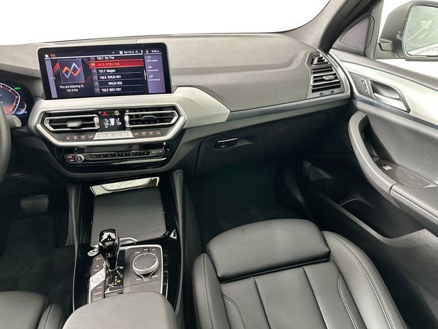 Used 2025 BMW X4 xDrive30i image 27