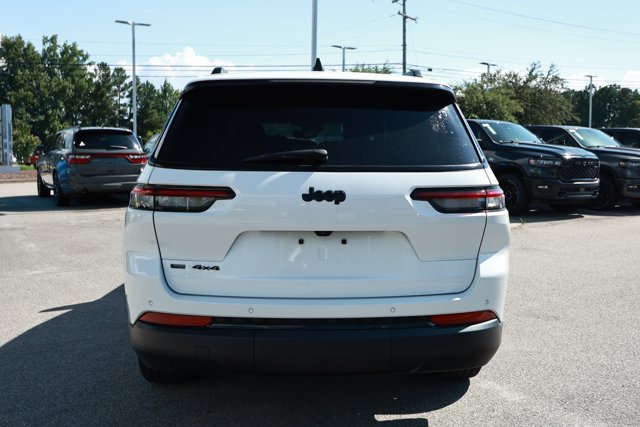 Used 2023 Jeep Grand Cherokee L Laredo AWD/4WD image 7