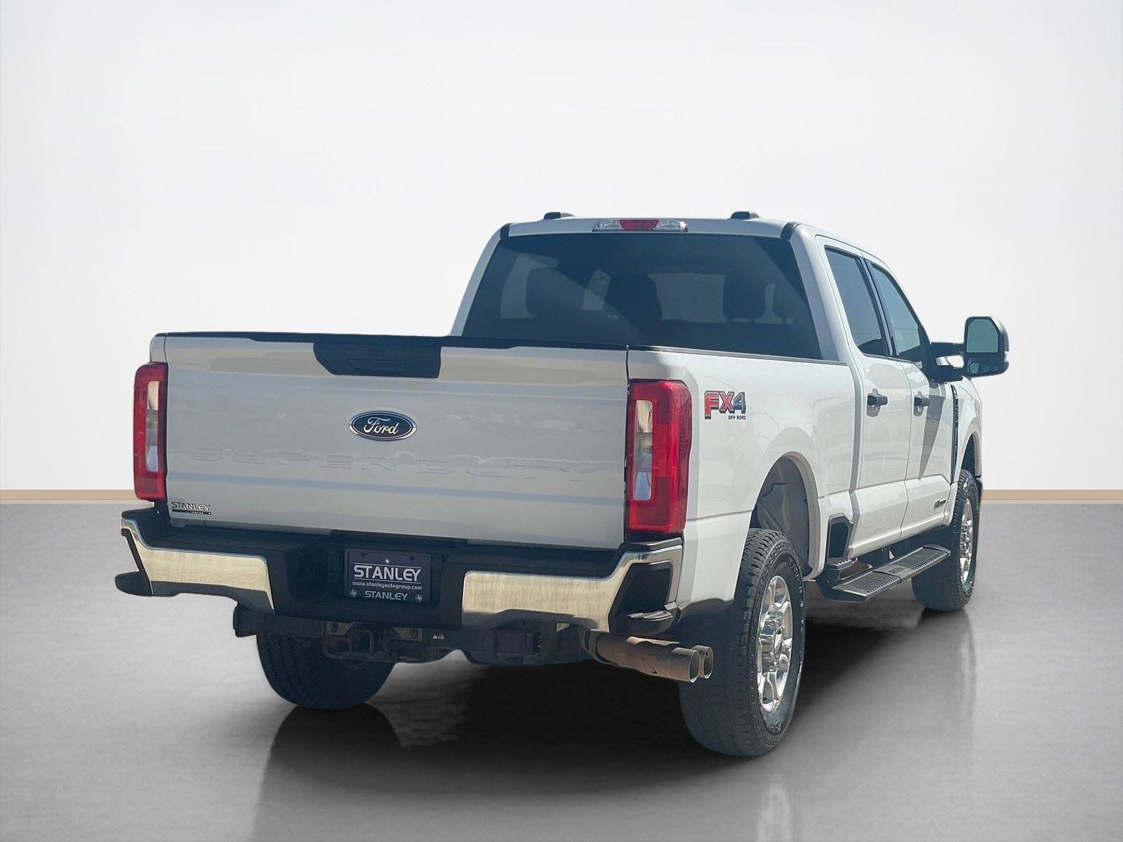 Used 2024 Ford F250 XLT w/ FX4 Off-Road Package image 7