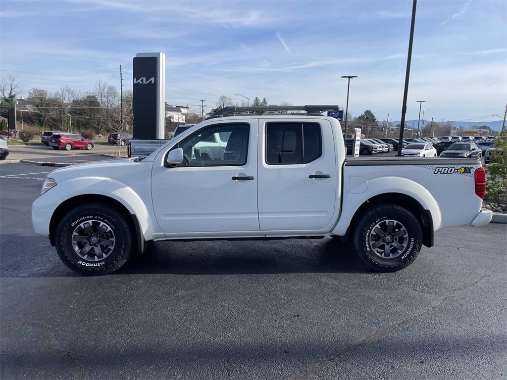 Used 2020 Nissan Frontier PRO-4X image 3