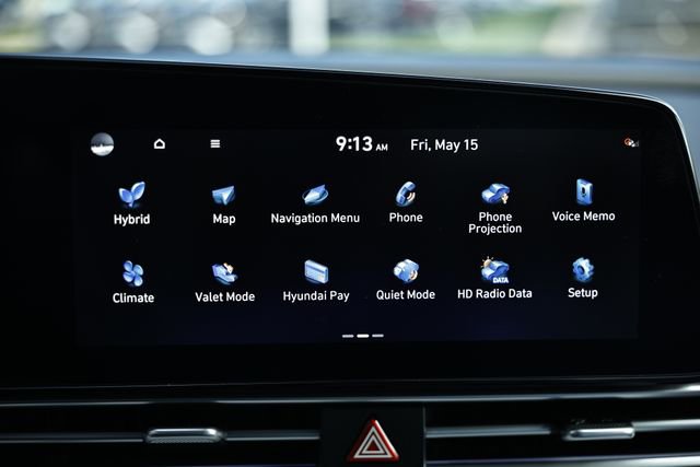Certified 2025 Hyundai Elantra Limited FWD image 36