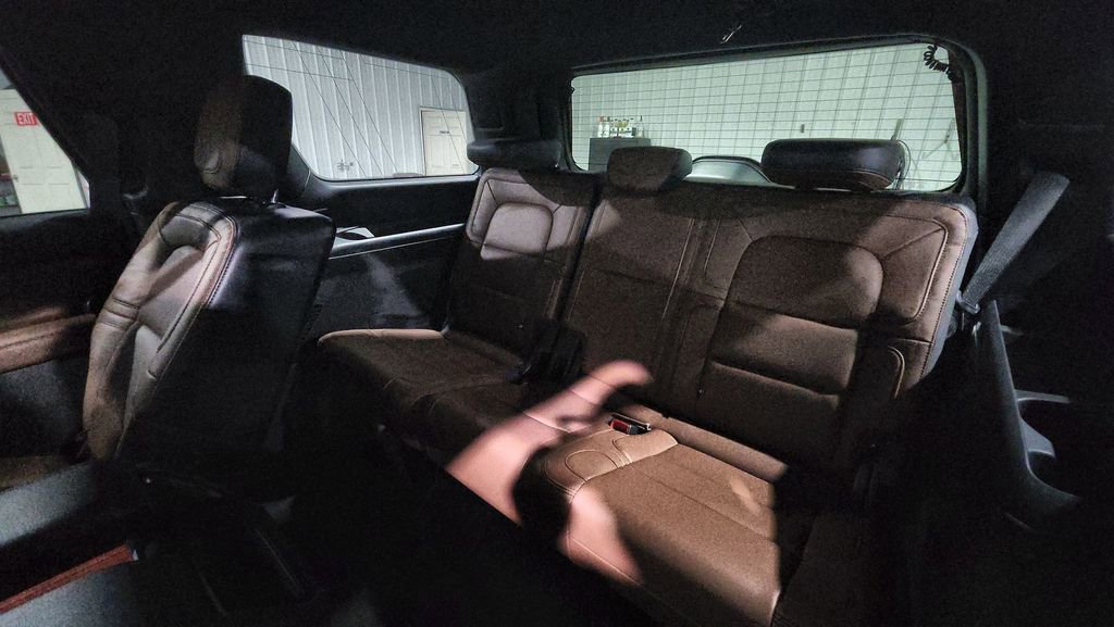 Used 2024 Lincoln Navigator Reserve w/ Equipment Group 201A image 28