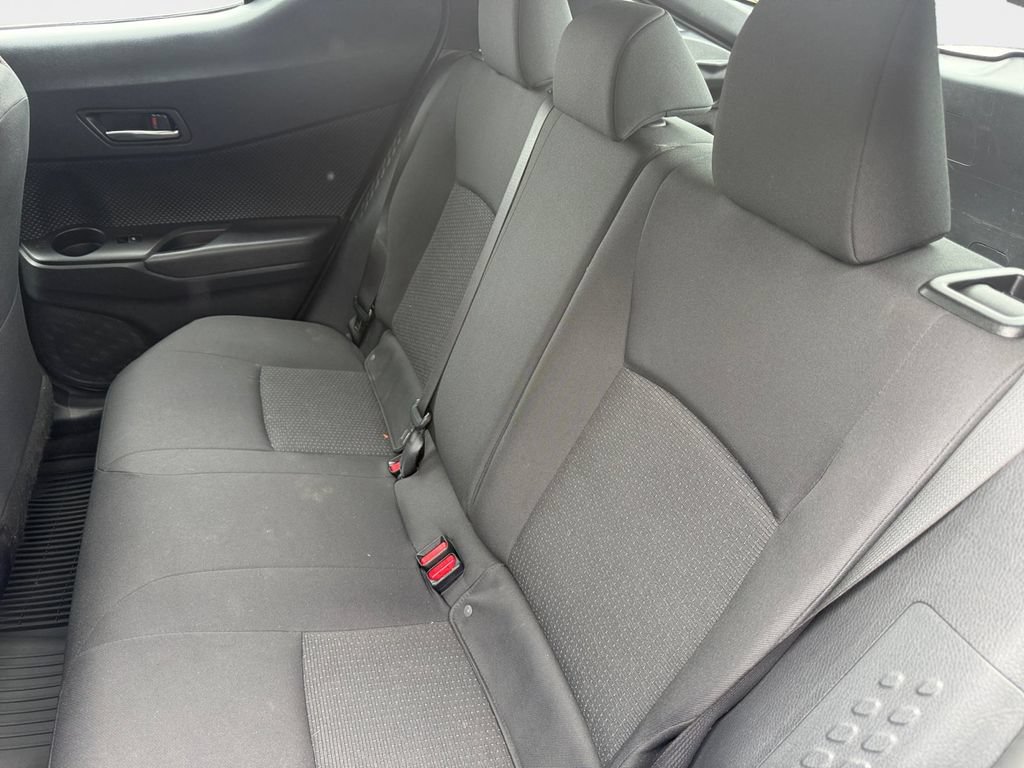 Used 2018 Toyota C-HR XLE FWD image 9
