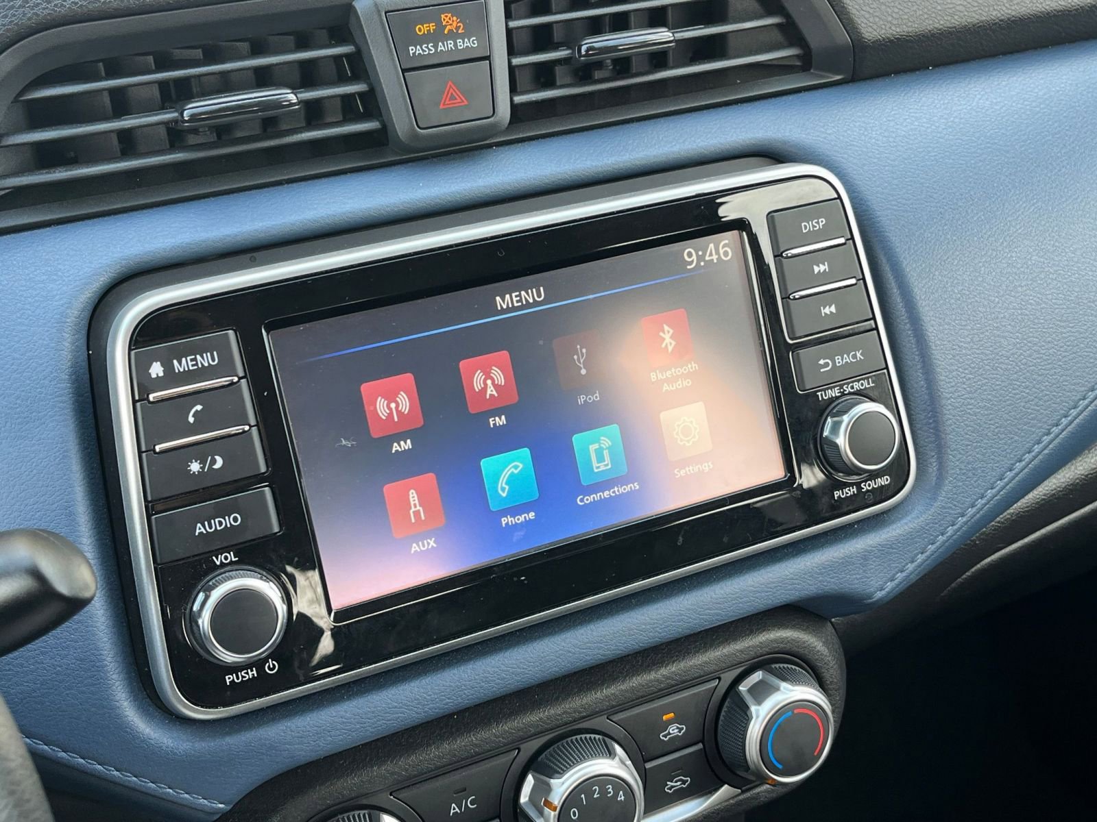 Used 2025 Nissan Versa SV image 18