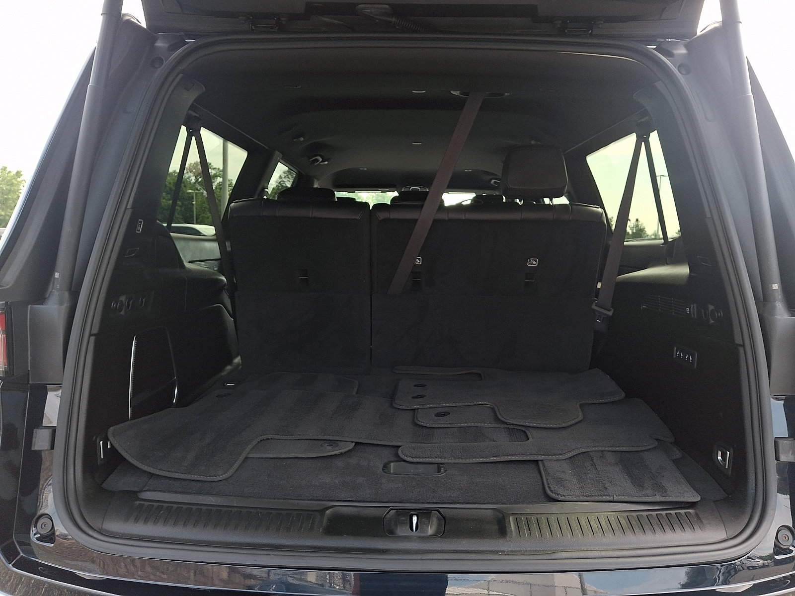 Used 2025 Jeep Wagoneer L 4WD image 29