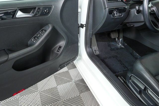 Used 2016 Volkswagen Jetta SEL image 8