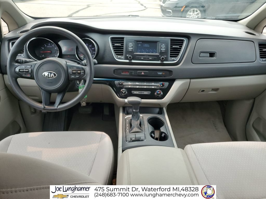 Used 2018 Kia Sedona L FWD image 19