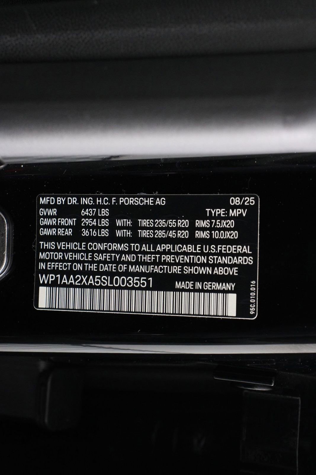 Certified 2025 Porsche Macan 4 Electric AWD/4WD image 19