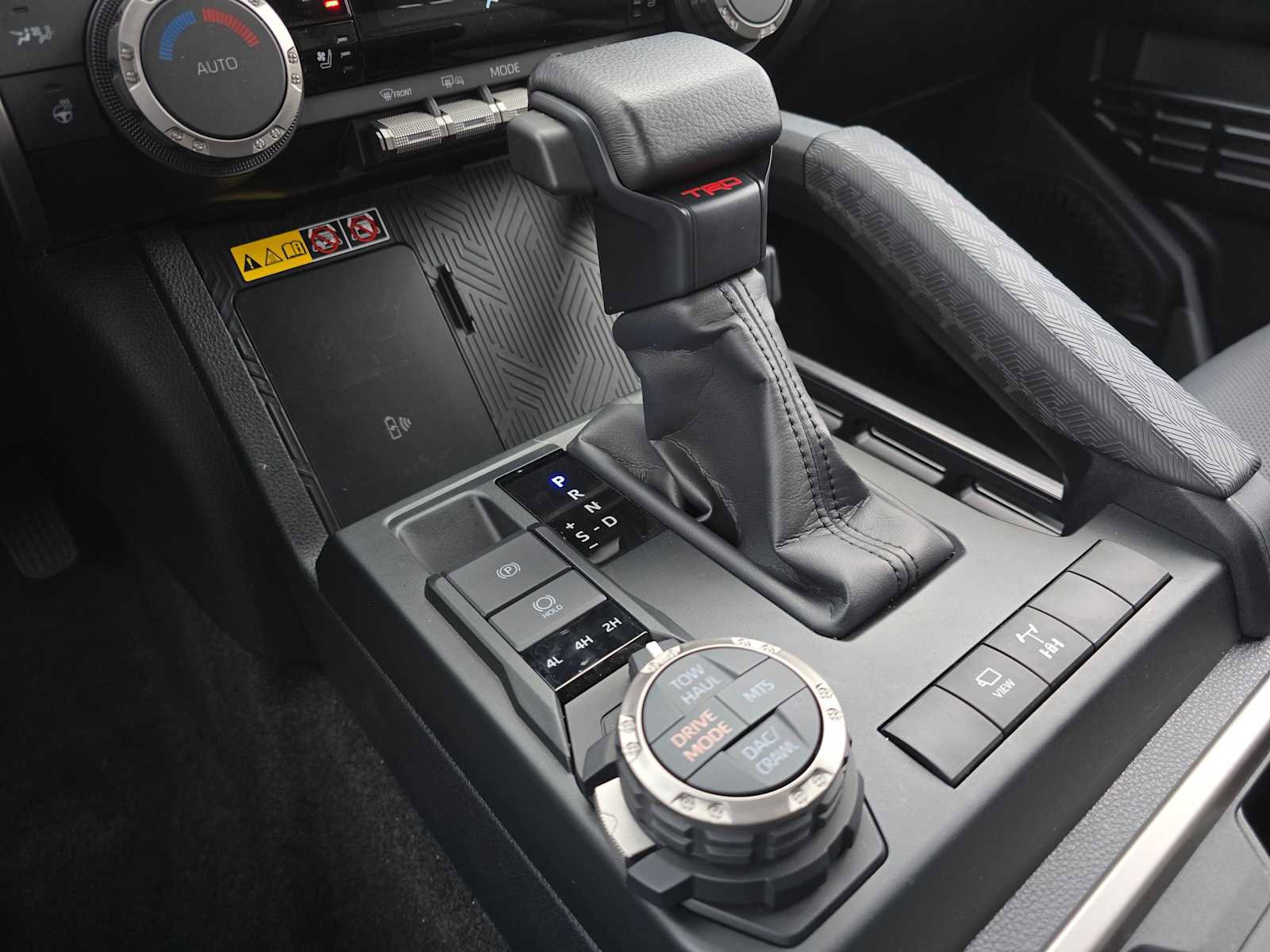 Certified 2025 Toyota 4Runner TRD Off-Road Premium image 36