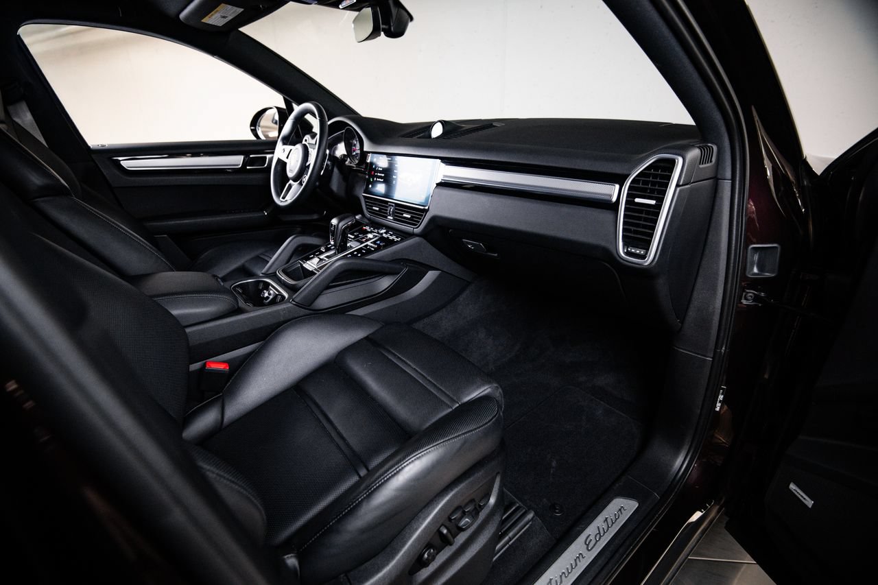 Certified 2023 Porsche Cayenne Platinum Edition AWD/4WD image 28