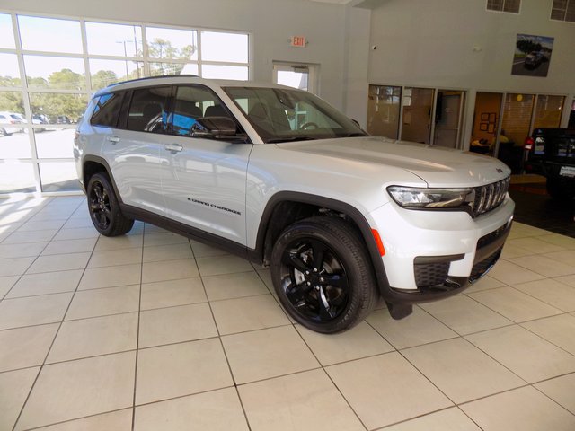 New 2024 Jeep Grand Cherokee L Altitude AWD/4WD image 39
