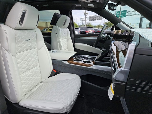 New 2025 Cadillac Escalade ESV Sport Platinum image 23