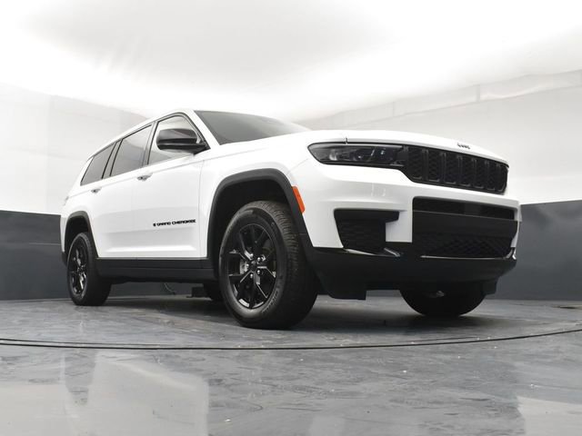 Used 2024 Jeep Grand Cherokee L Altitude AWD/4WD image 19