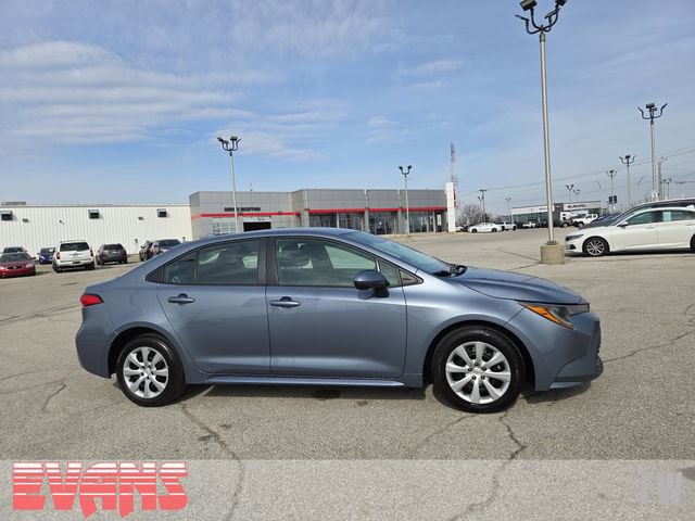 Used 2024 Toyota Corolla LE image 2