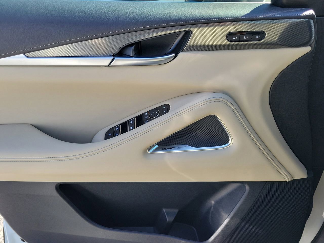 Used 2025 INFINITI QX60 Luxe w/ Lighting Package (N94) image 27