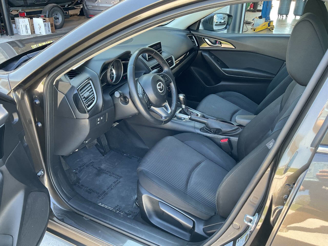 Used 2014 MAZDA MAZDA3 i Touring w/ Moonroof Package 1 FWD image 14