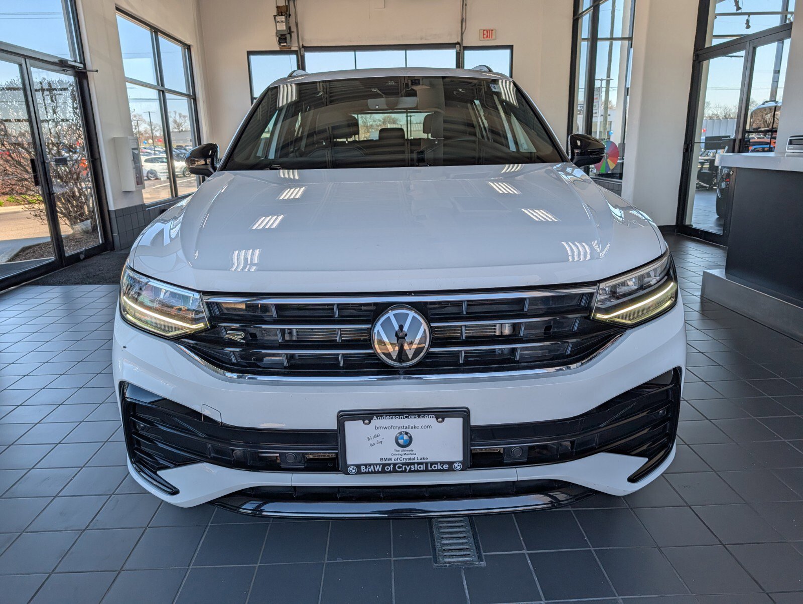 Used 2022 Volkswagen Tiguan SE R-Line image 8