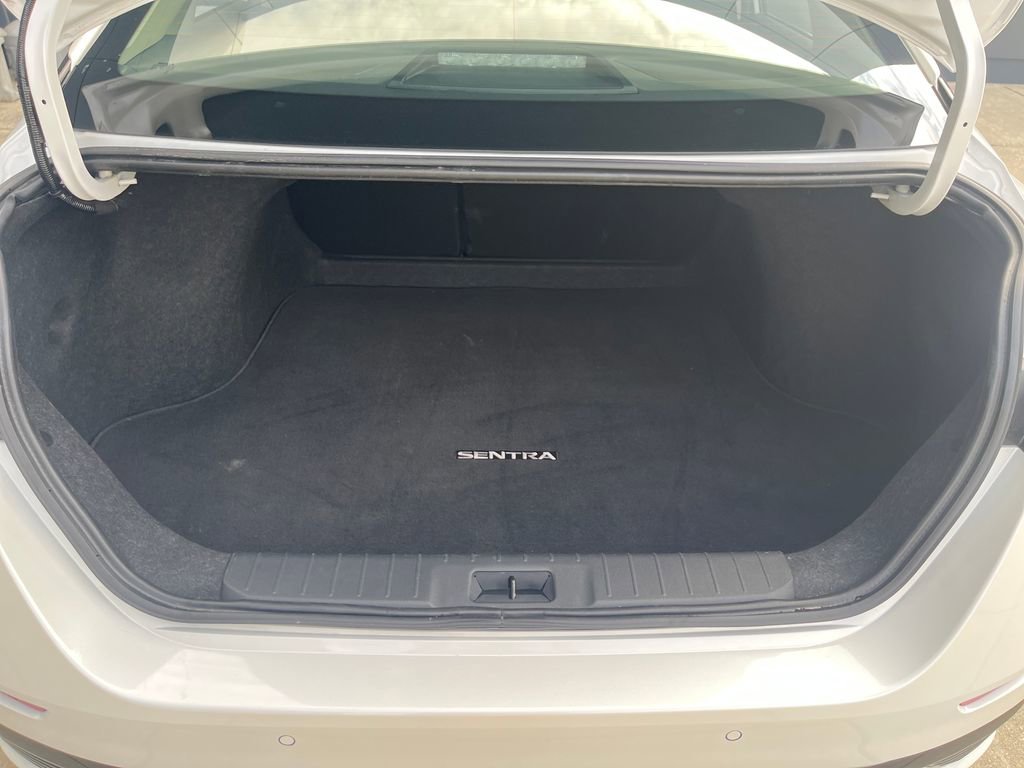Used 2025 Nissan Sentra SR image 26