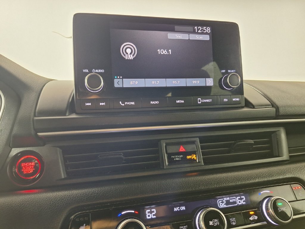Used 2024 Honda Pilot Sport image 13