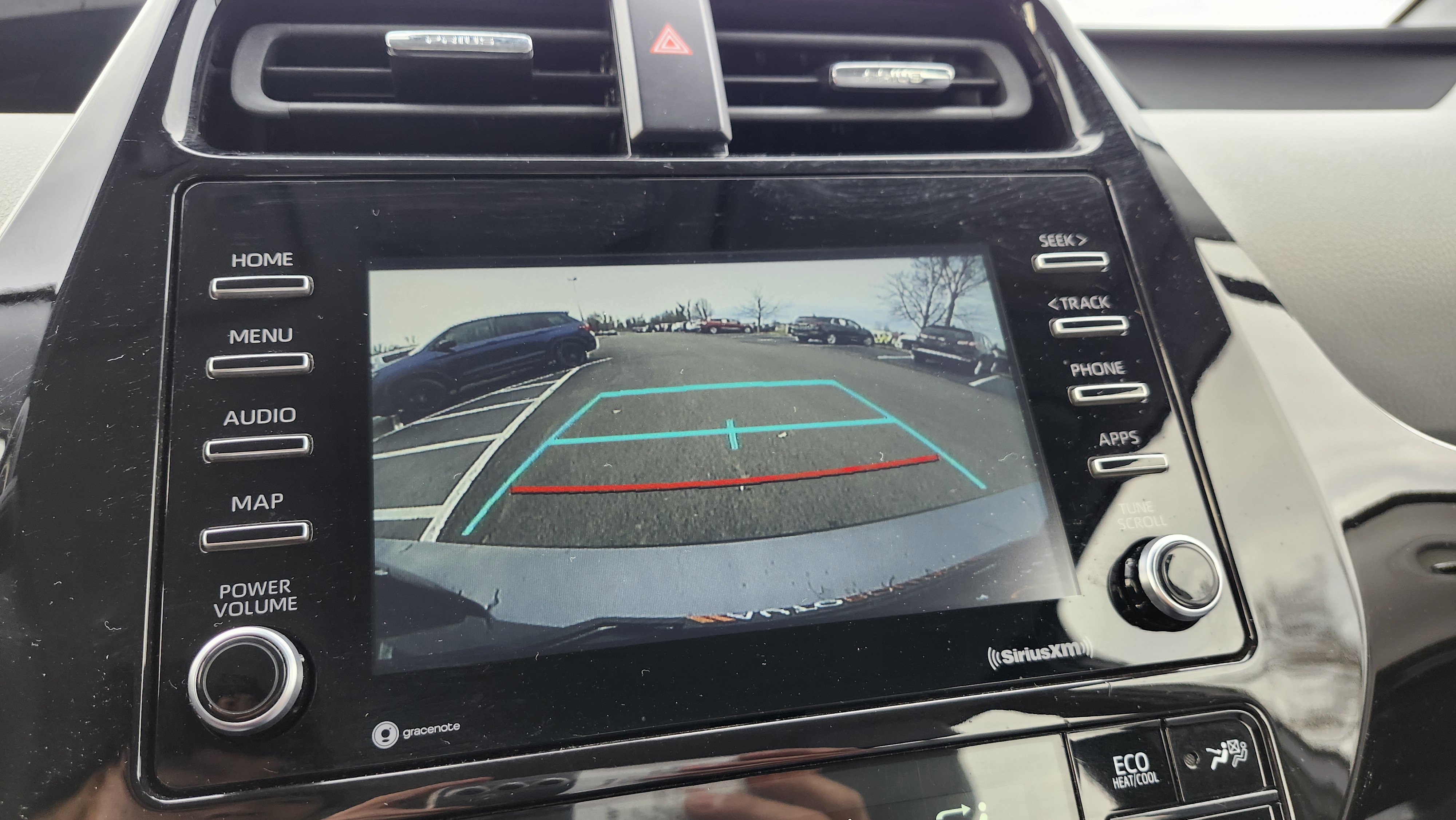 Used 2022 Toyota Prius LE image 2