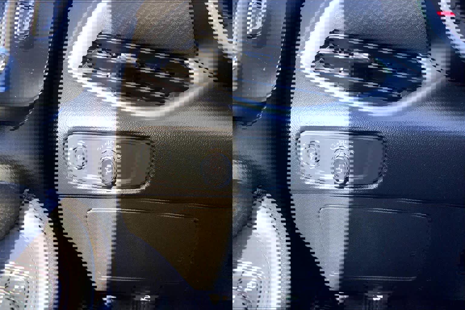 Used 2024 Chevrolet Malibu LS image 36