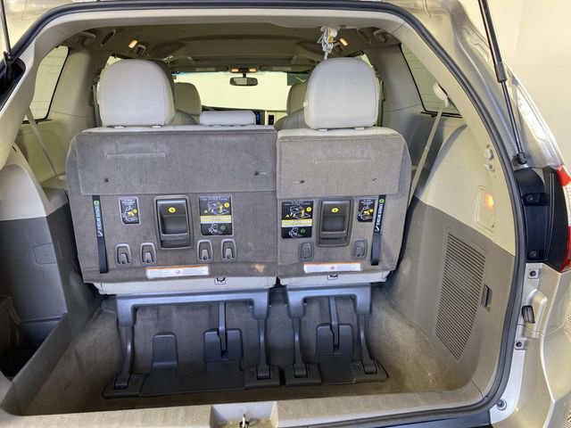 Used 2017 Toyota Sienna XLE w/ XLE Navigation Package AWD/4WD image 8