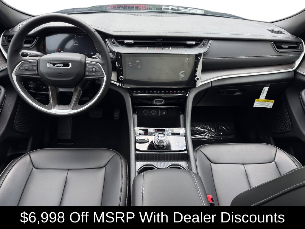 New 2026 Jeep Grand Cherokee Limited w/ Limited Altitude Package AWD/4WD image 11