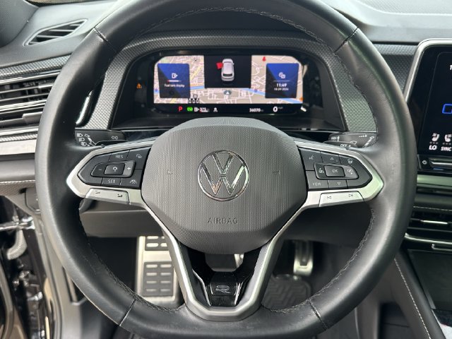 Used 2024 Volkswagen Atlas Cross Sport SEL R-Line AWD/4WD image 12