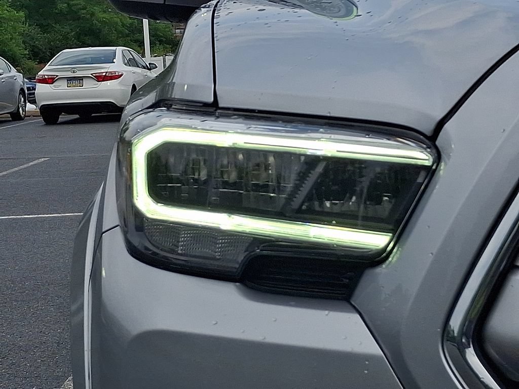 Certified 2023 Toyota Tacoma Limited AWD/4WD image 9