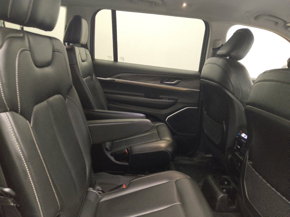 Used 2022 Jeep Grand Cherokee L Limited image 19