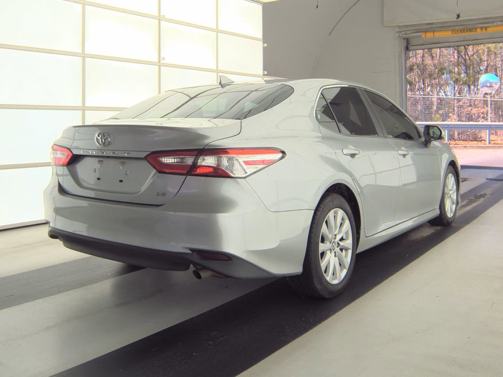 Used 2020 Toyota Camry LE image 6