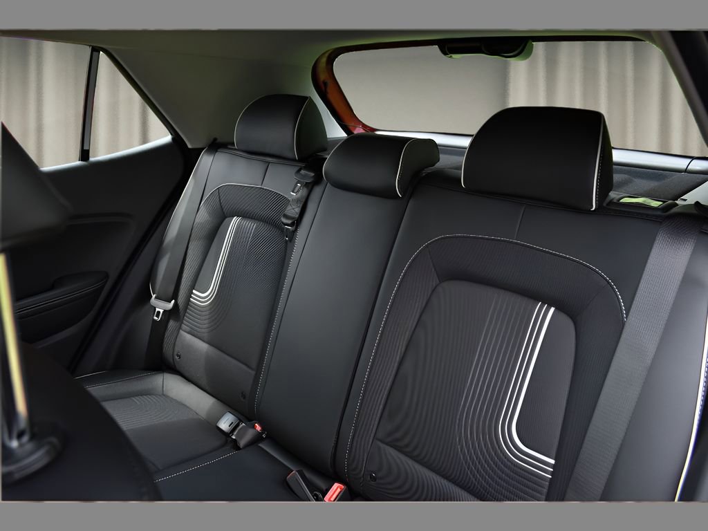 New 2025 Hyundai Venue Limited image 22