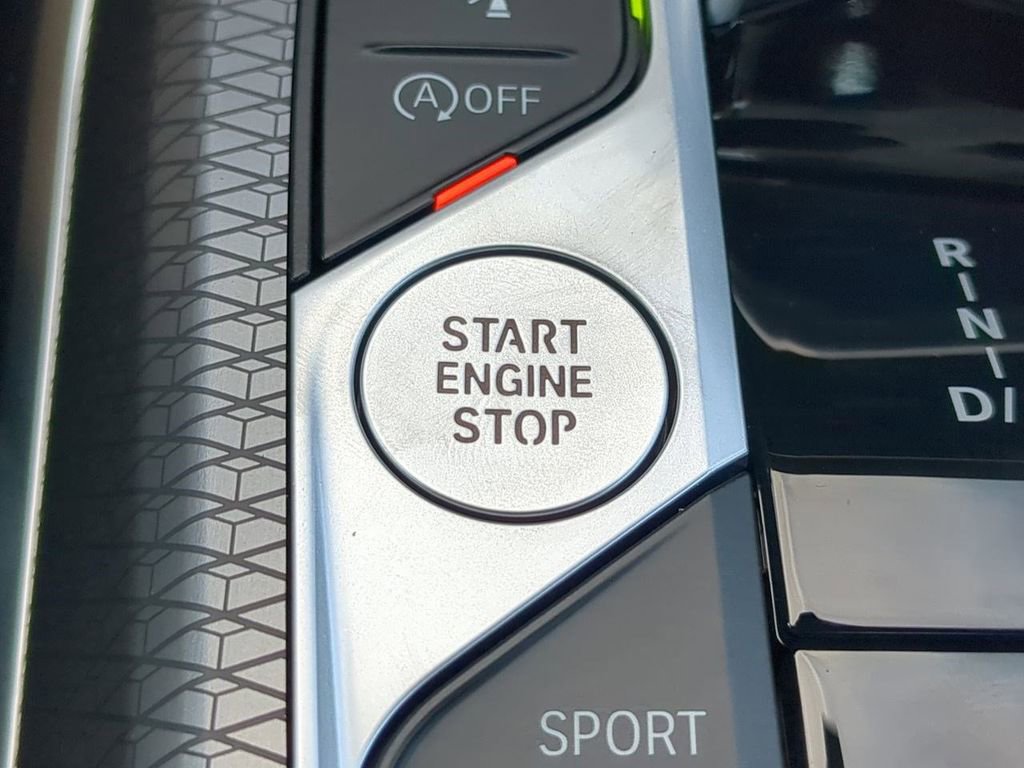 New 2026 BMW 330i Sedan w/ M Sport Package image 29