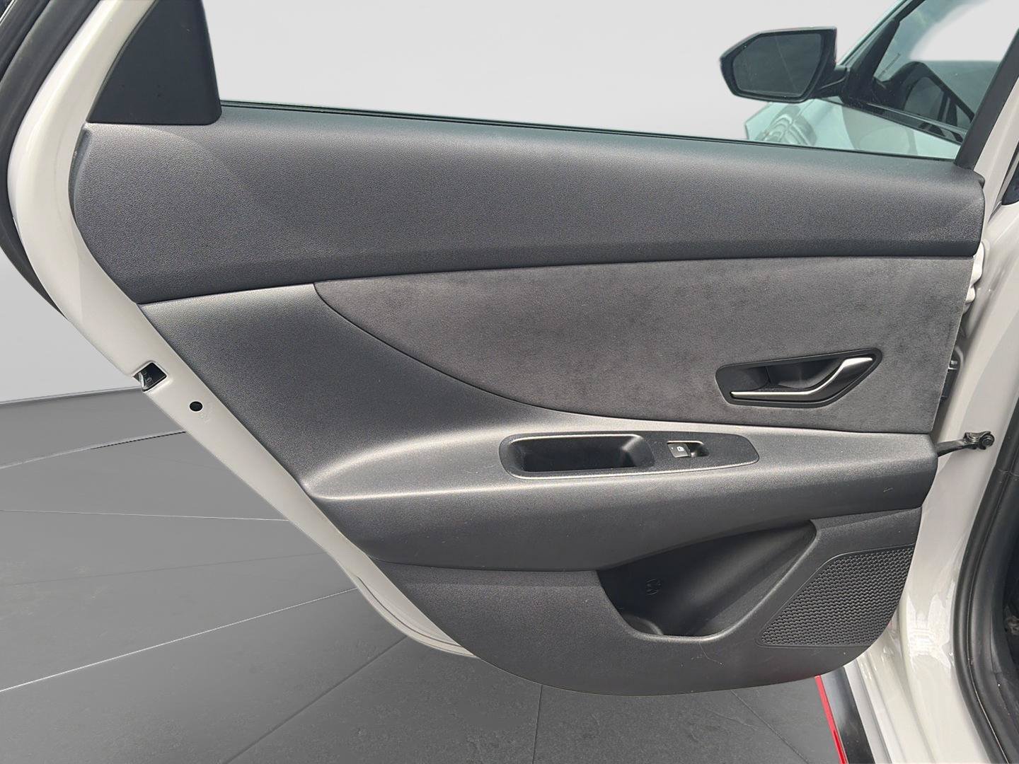 Used 2023 Hyundai Elantra N FWD image 13
