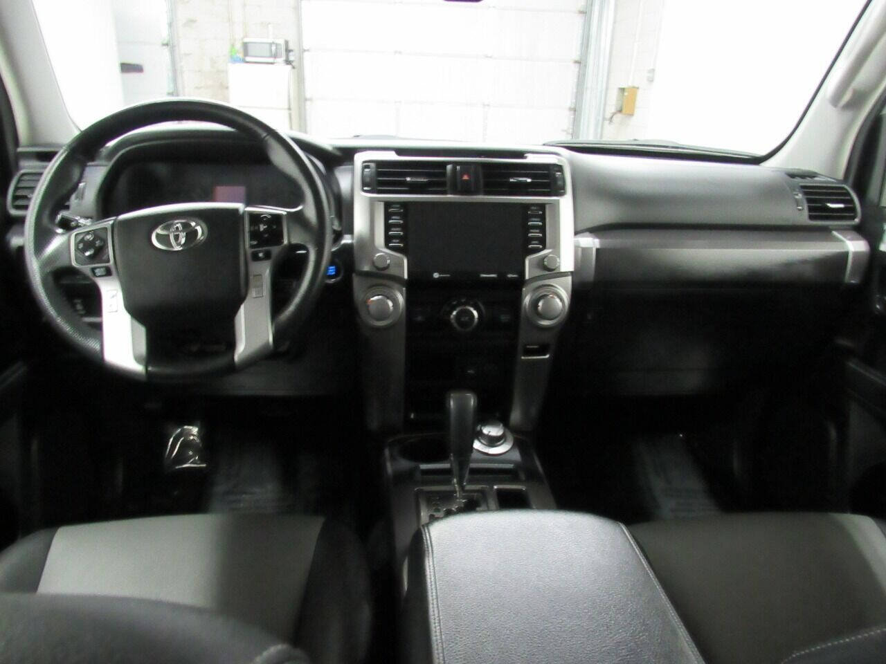 Used 2020 Toyota 4Runner SR5 Premium AWD/4WD image 12
