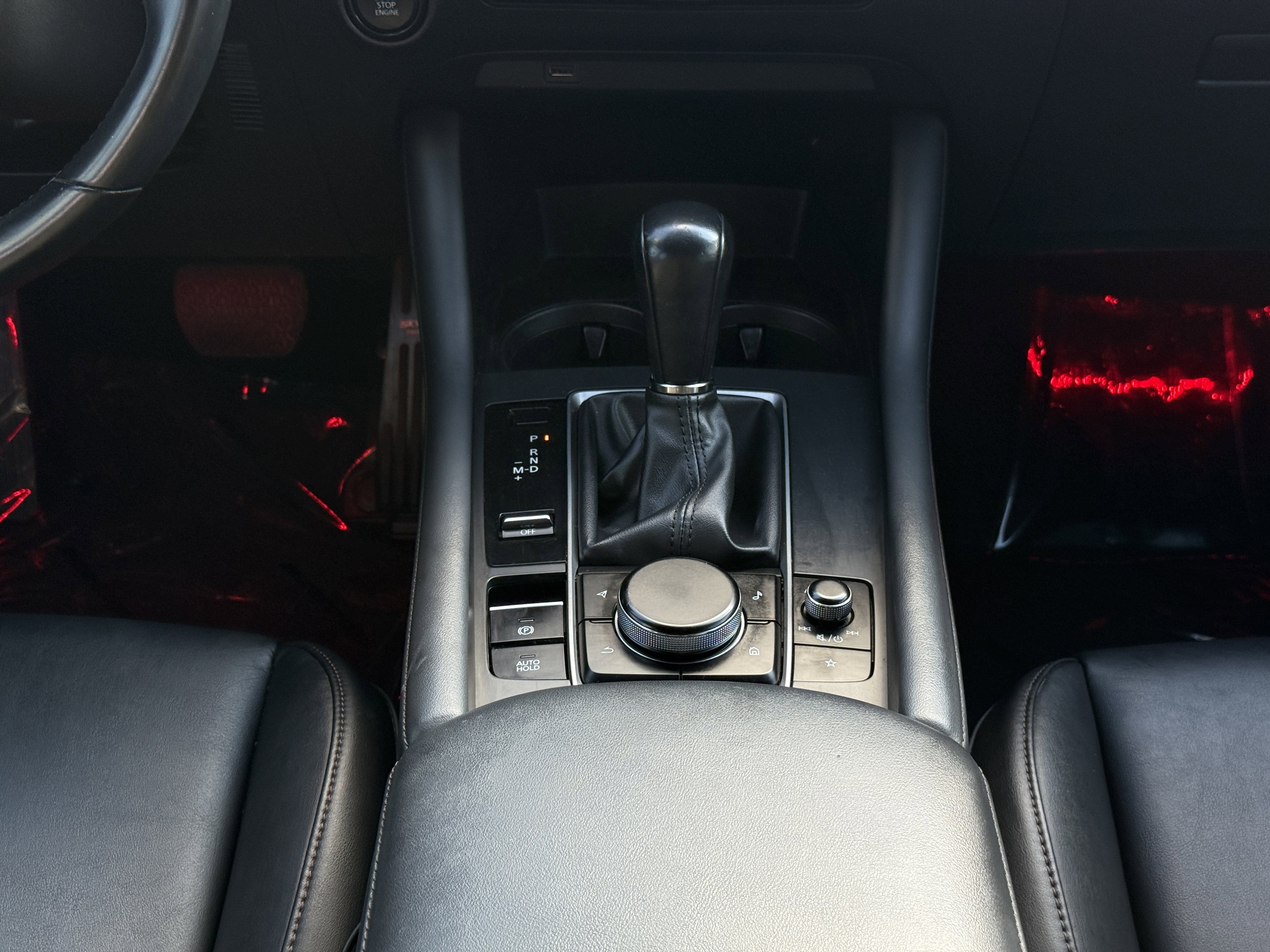 Used 2020 MAZDA MAZDA3 Hatchback image 24