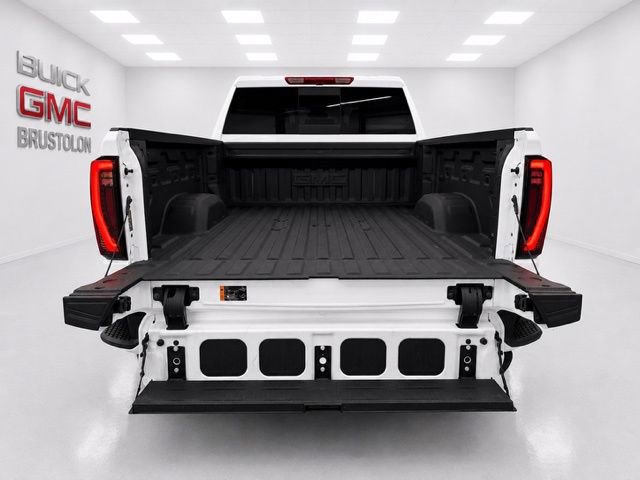 Used 2026 GMC Sierra 2500 AT4 AWD/4WD image 9