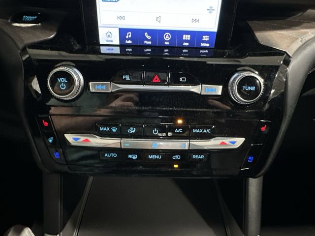 Used 2022 Ford Explorer Platinum w/ Equipment Group 601A AWD/4WD image 20