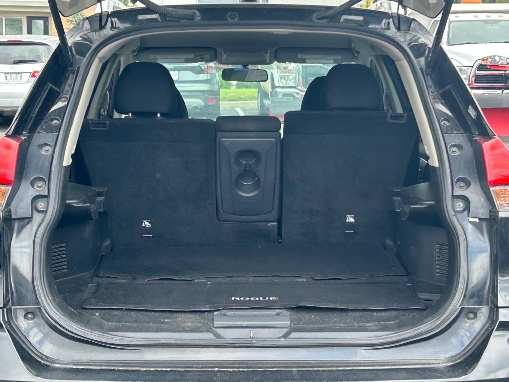 Used 2017 Nissan Rogue SV FWD image 31