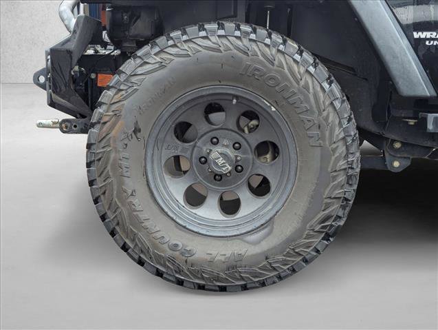 Used 2016 Jeep Wrangler Unlimited Rubicon w/ Connectivity Group AWD/4WD image 9