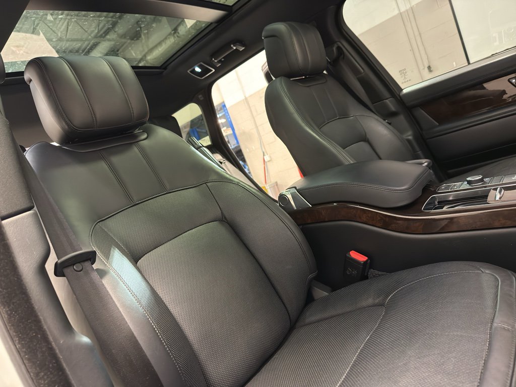 Used 2020 Land Rover Range Rover HSE image 23
