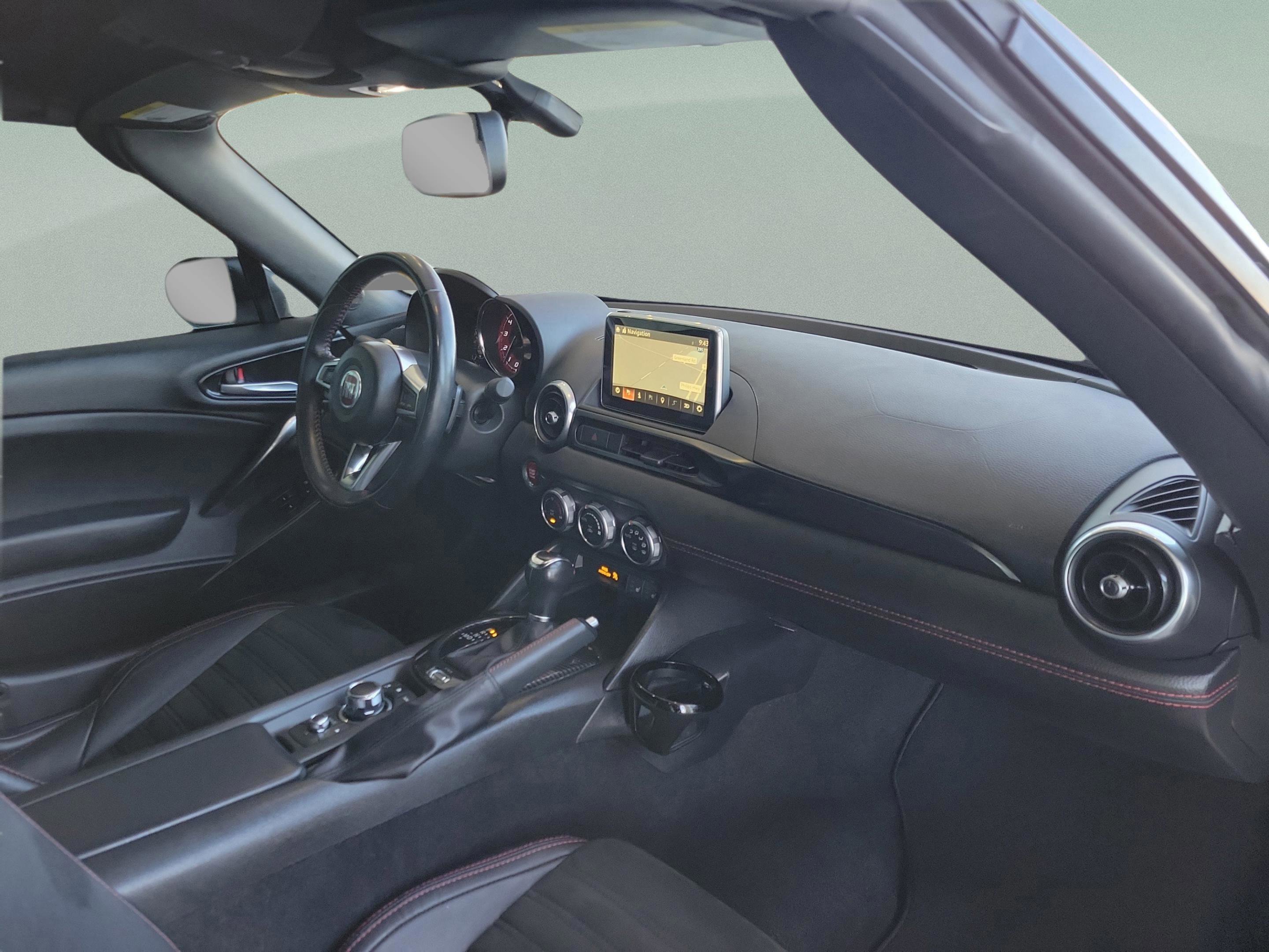 Used 2017 FIAT 124 Spider Abarth image 5