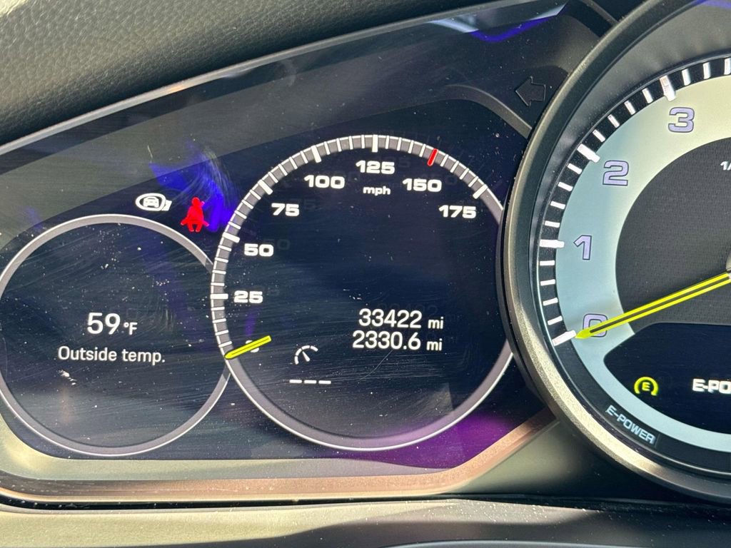 Certified 2023 Porsche Cayenne Platinum Edition image 30