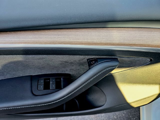 Used 2023 Tesla Model 3 Standard Range RWD image 22