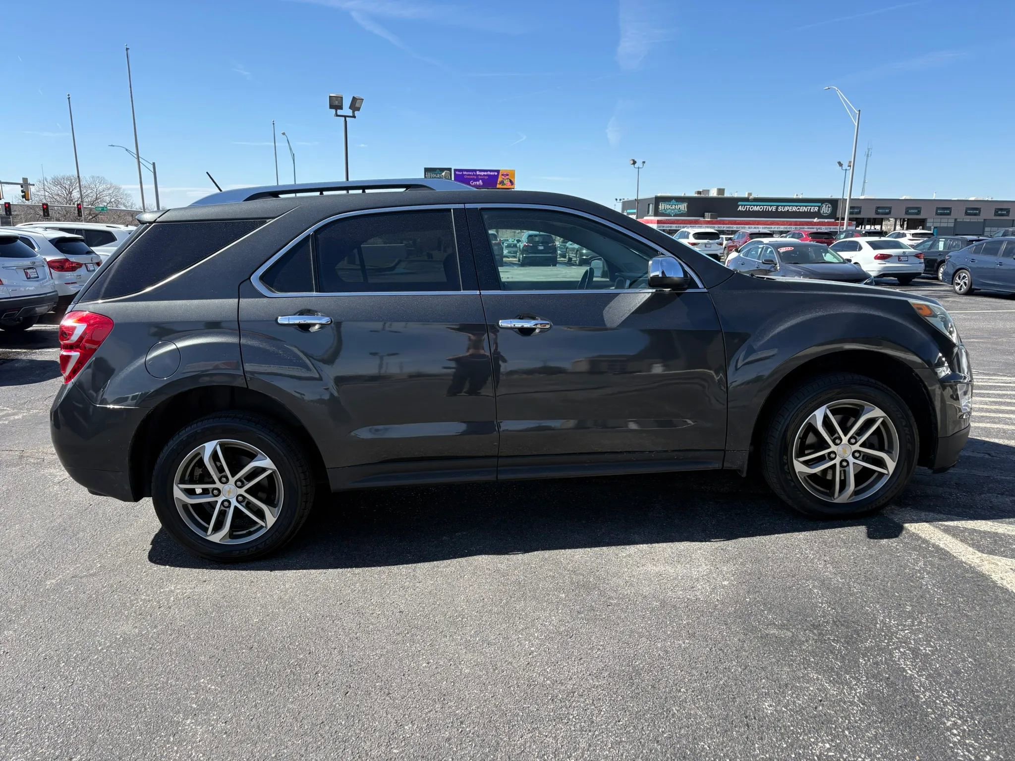 Used 2017 Chevrolet Equinox Premier w/ Enhanced Convenience Package image 6