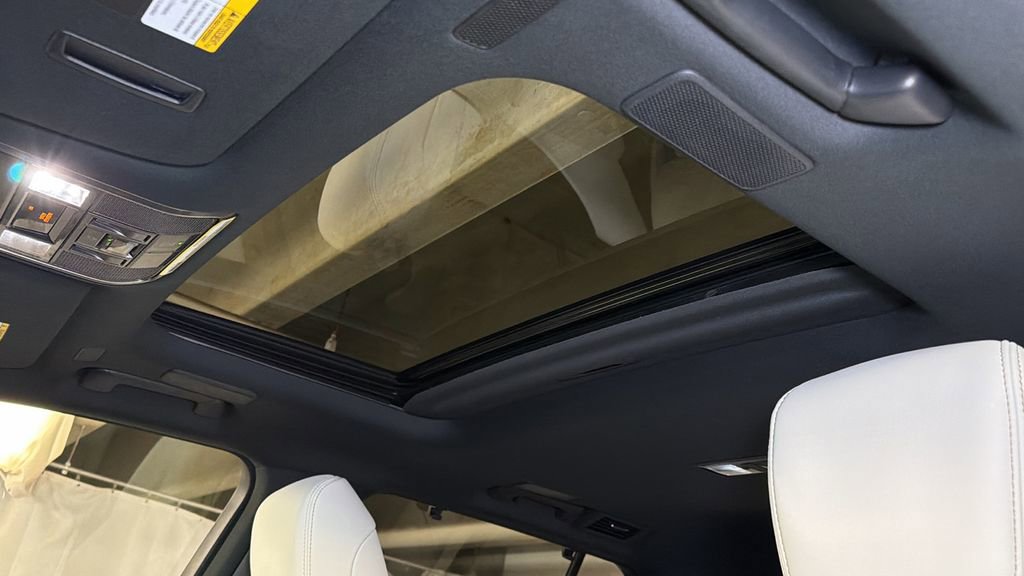 Certified 2024 Lexus LX 600 4WD w/ Appearance Package image 6